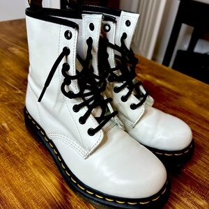 Doc Marten Boots White Glossy size 38